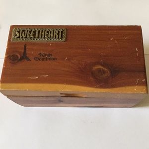 Vintage king Dominion sweetheart box